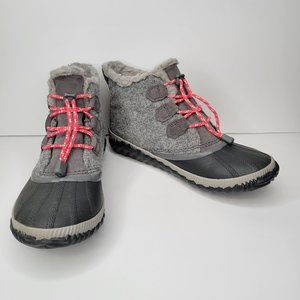 Sorel Women's Size 7 Boots Gray Waterproof Out And About Duck Boot